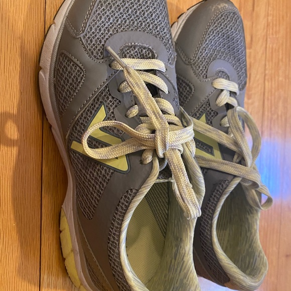 Vionic sneakers 7.5 - Picture 4 of 5